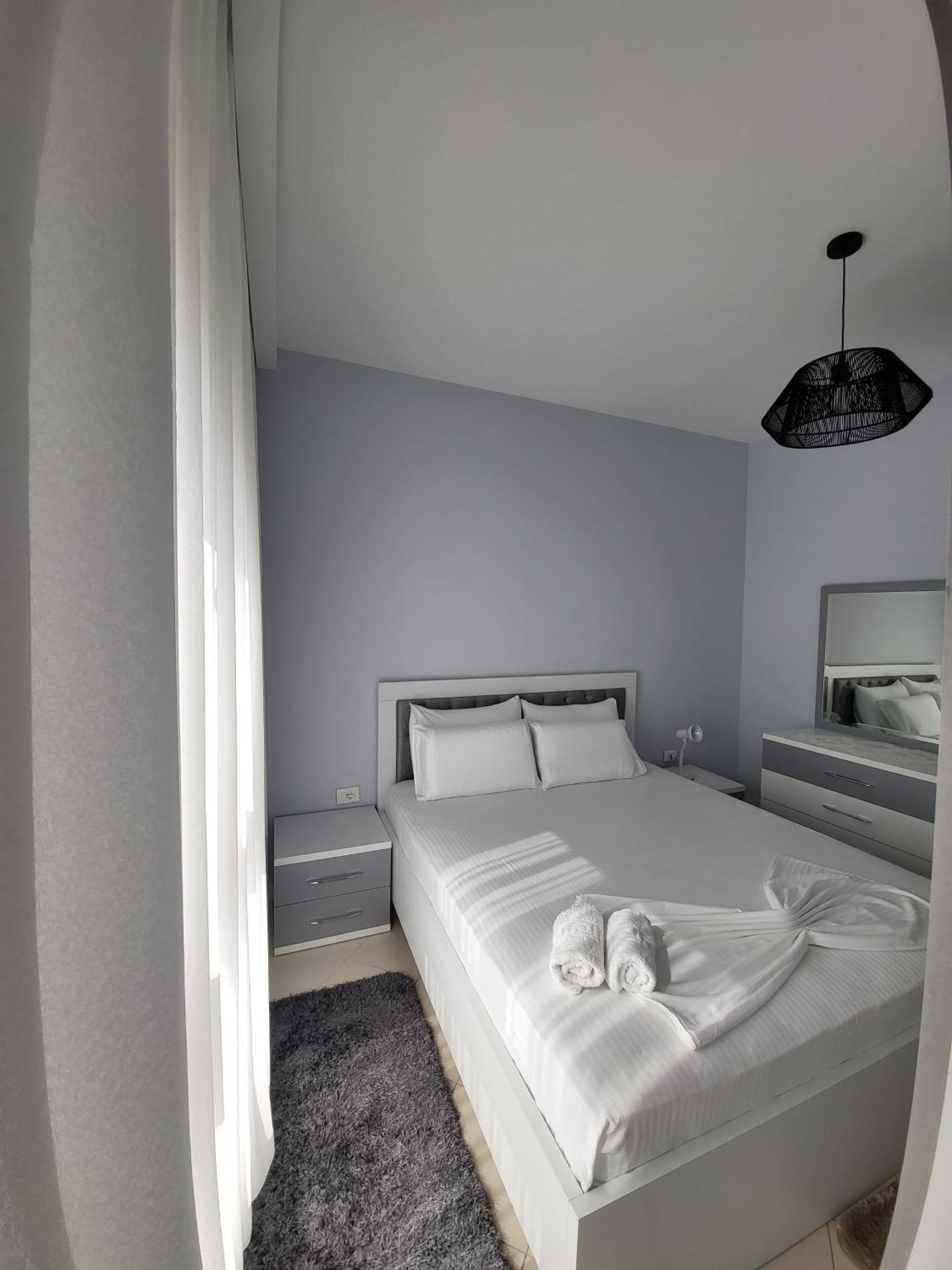 Alex'S Apartment 2 Дуррес Экстерьер фото